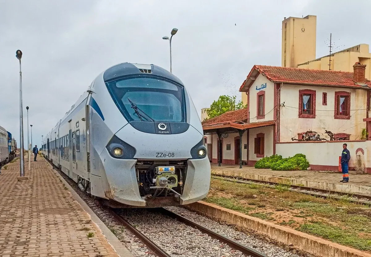 Train Alger–Oran : horaires, prix et durée du Coradia SNTF (2026)