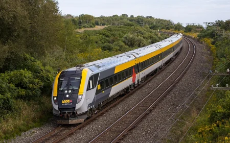 Toronto to Montreal by train: VIA Rail times, fares and tips (2026)