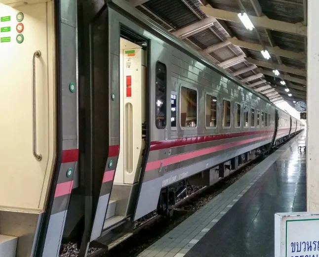 Bangkok to Chiang Mai by train: CNR sleeper, fares and times (2026)
